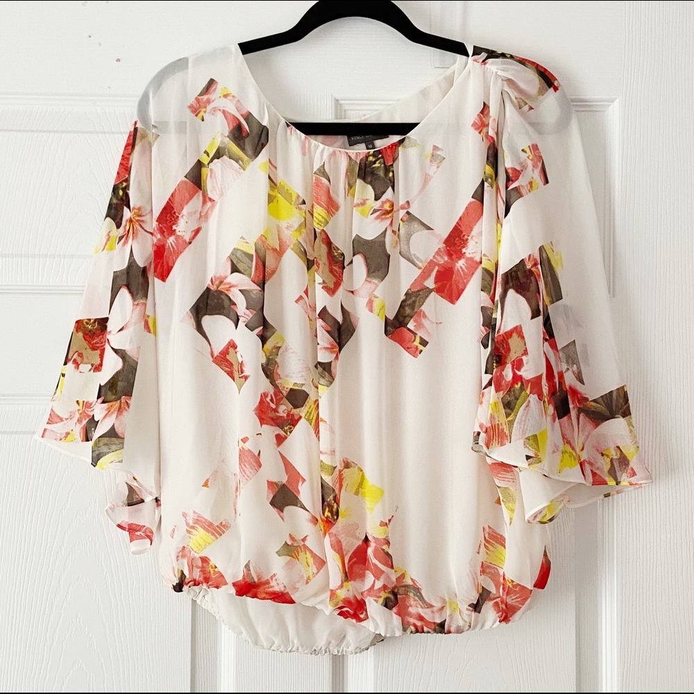 VINCE CAMUTO White Floral Shirt Size Medium